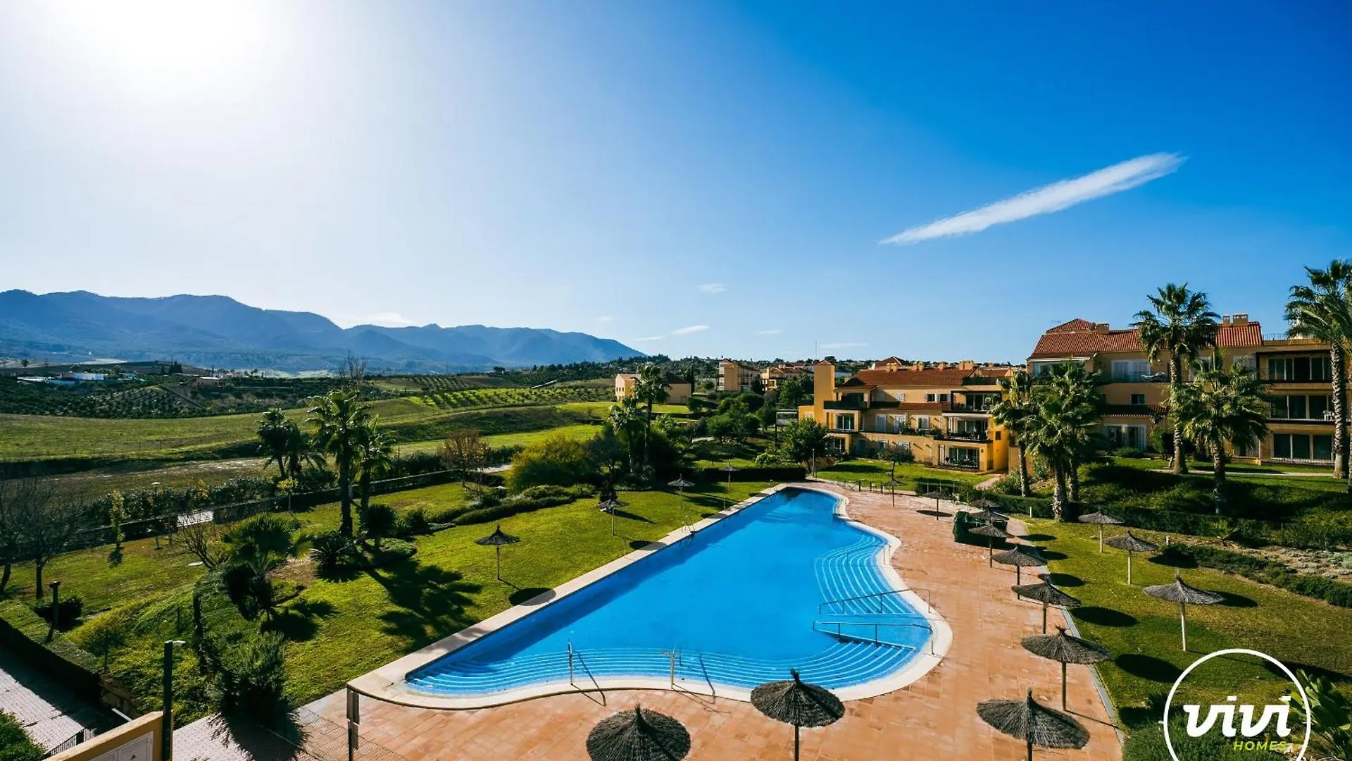 Vivi Homes - Casa Duque Pool, Gym, Terrace & Golf Alhaurin de la Torre 0*,